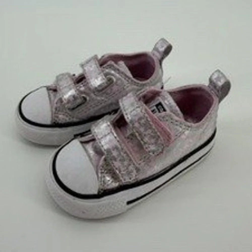 Converse Chuck Taylor All Star Infant Size 4 Silver Pink Metallic Star Shoes